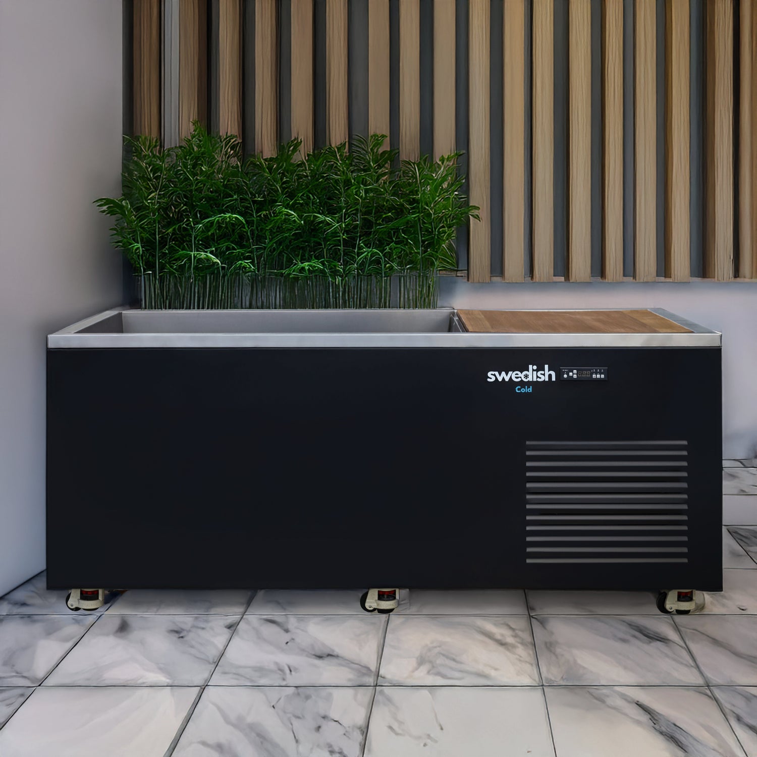 Cryotherapy vs ice baths - what's best for your body (and mind)?